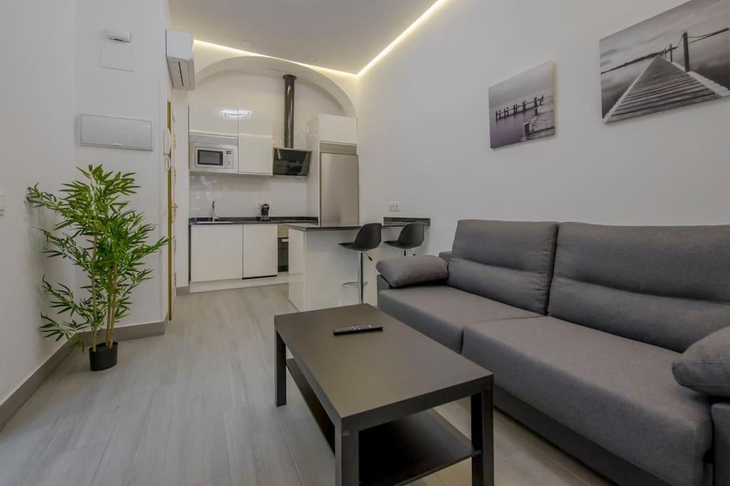 Suara Apartamentos 2 Madrid Exterior photo